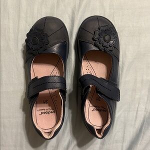 Pediped Flex Navy Leather Maryjane Shoes Flower Size 31 or US girls size 13